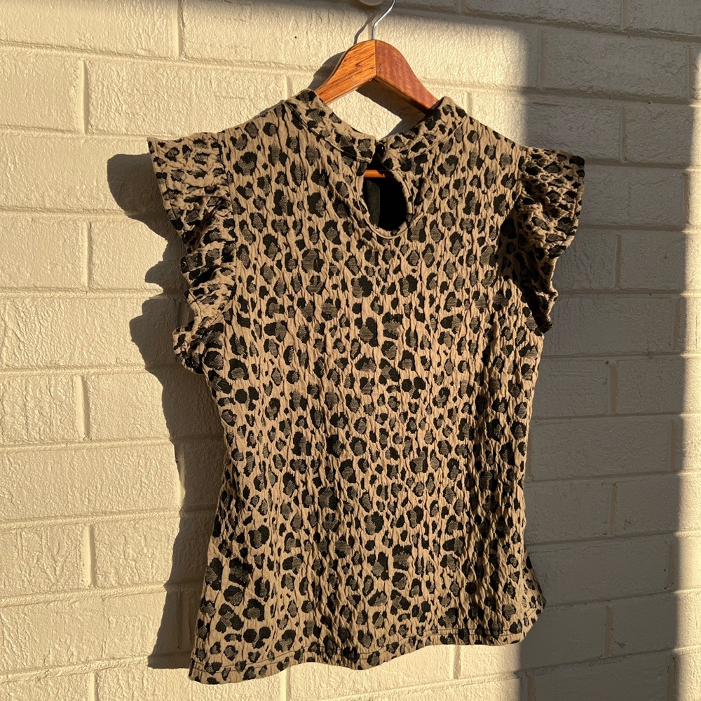 Leopard Print Sleeveless Ruffle Top - Picture 3 of 4